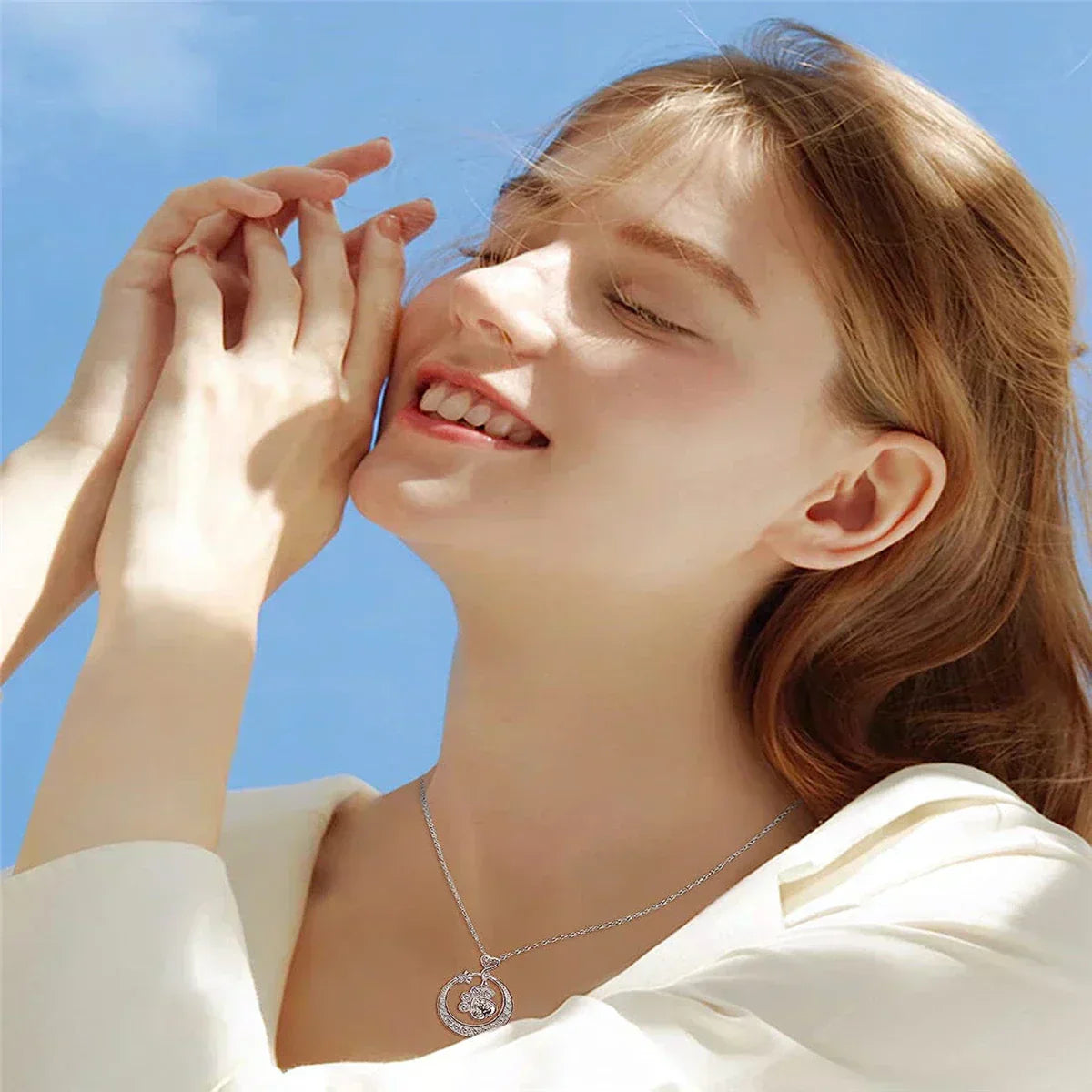 Seaton™ | Silver Paw Necklace with Zirconia