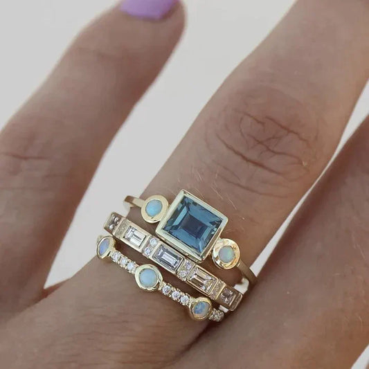 Vivienne | Vintage-style Ring with Sapphire Crystal