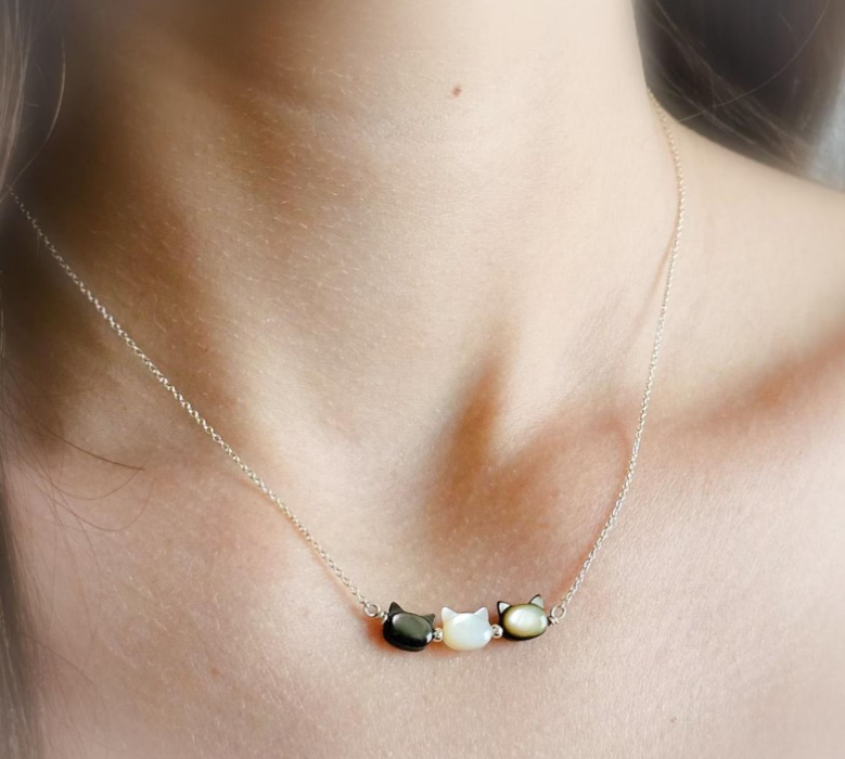 Miaura™ | Cat Shaped Gemstone Necklace